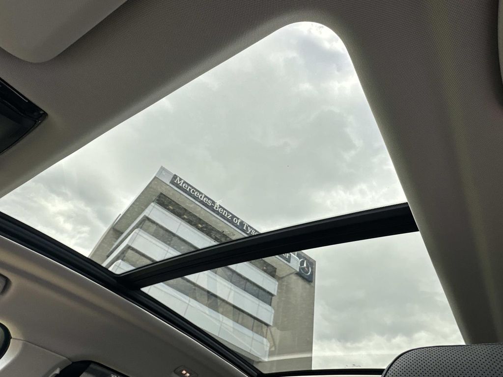 Thumbnail: 2024 BMW X7 - 19