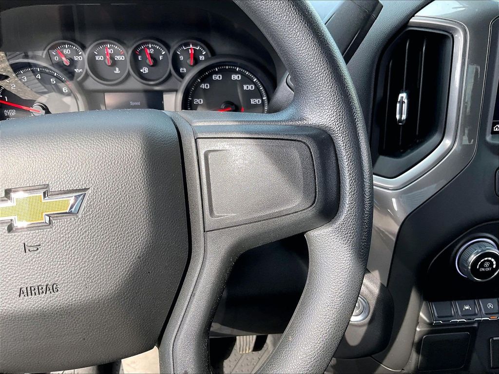 2025 Chevrolet Silverado 1500 — photo 23