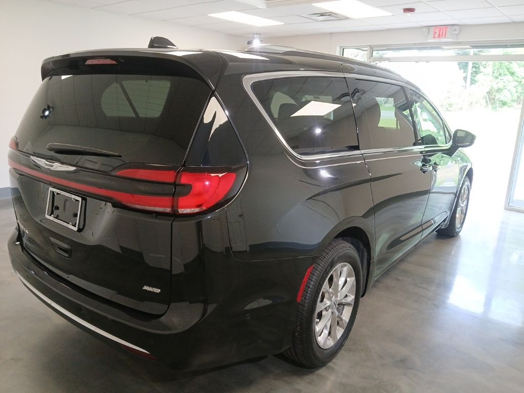 used 2021 Chrysler Pacifica car, priced at $29,500