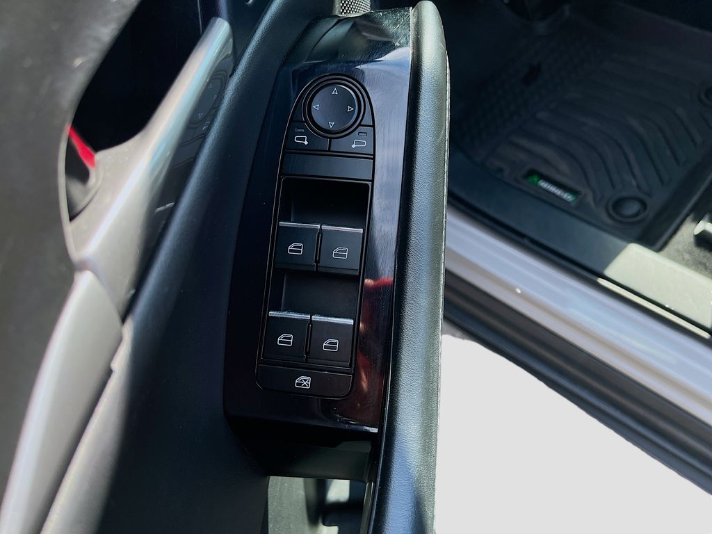 Used 2024 Silver Mazda 2.5 S Select Sport image 11
