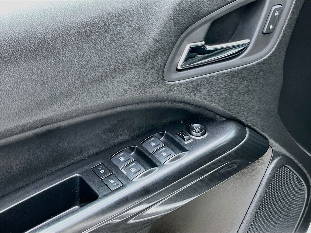 2021 GMC Canyon AT4 w/Leather White at AutoSavvy Houston Northwest