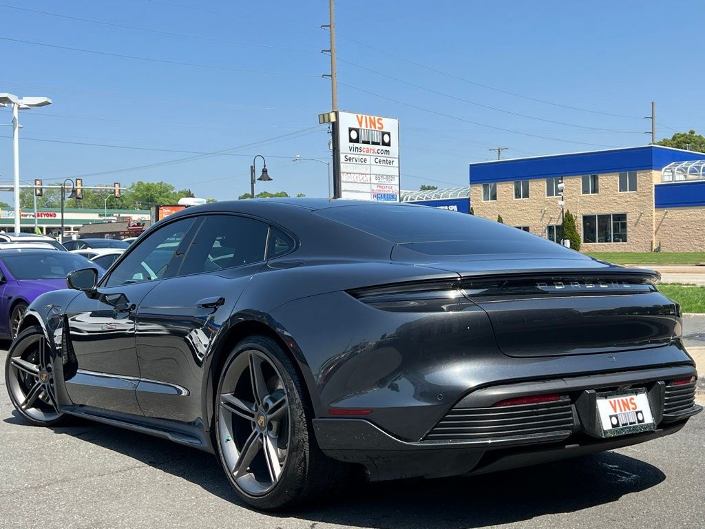 2022 Porsche Taycan 4S photo