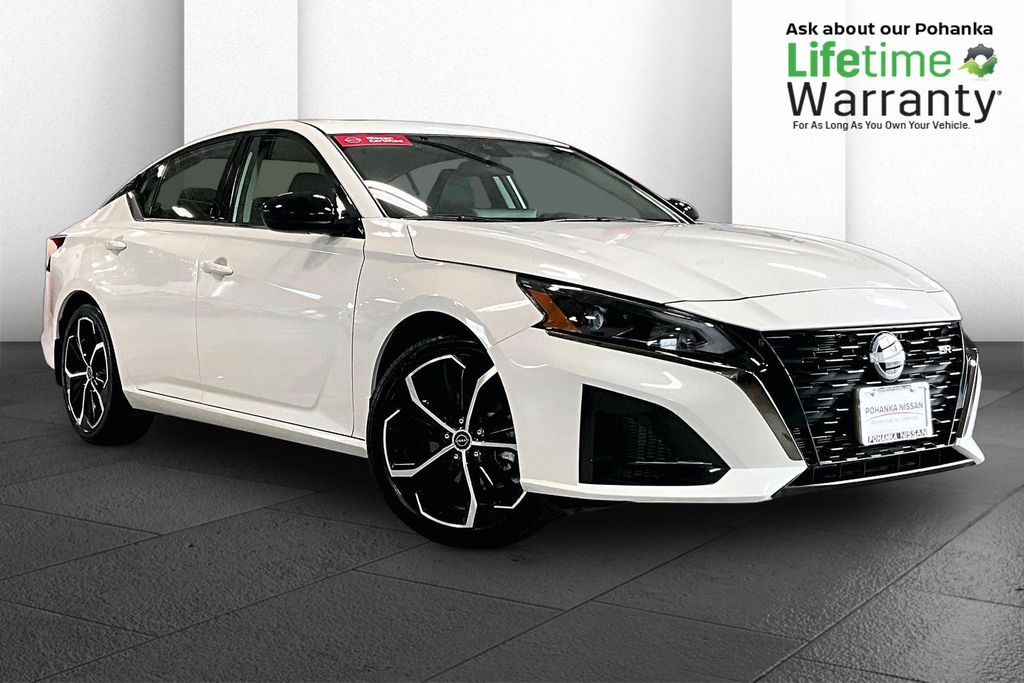 Pearl White Tricoat 2025 Nissan Altima Sedan Front-Wheel Drive Continuously Variable Transmission