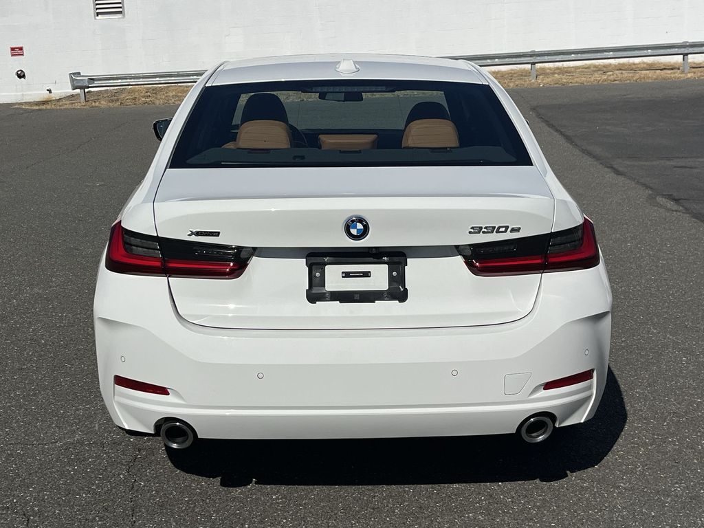 Thumbnail: 2024 BMW 3 Series - 24