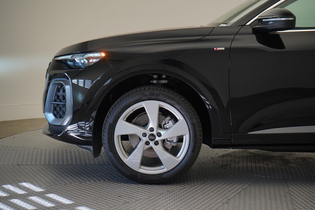 Thumbnail: 2025 Audi Q5 - 2