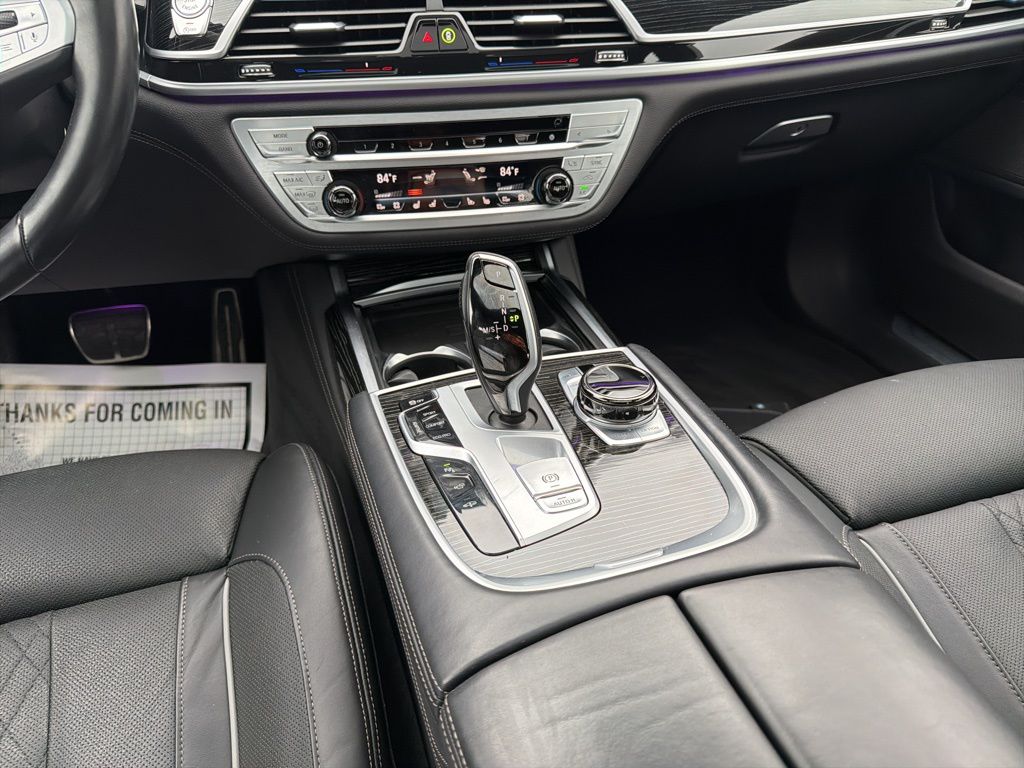 Thumbnail: 2022 BMW 7 Series - 17