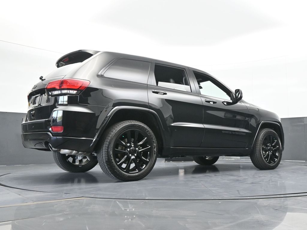 Used 2021 Diamond Black Crystal Pearlcoat Jeep Laredo X image 55