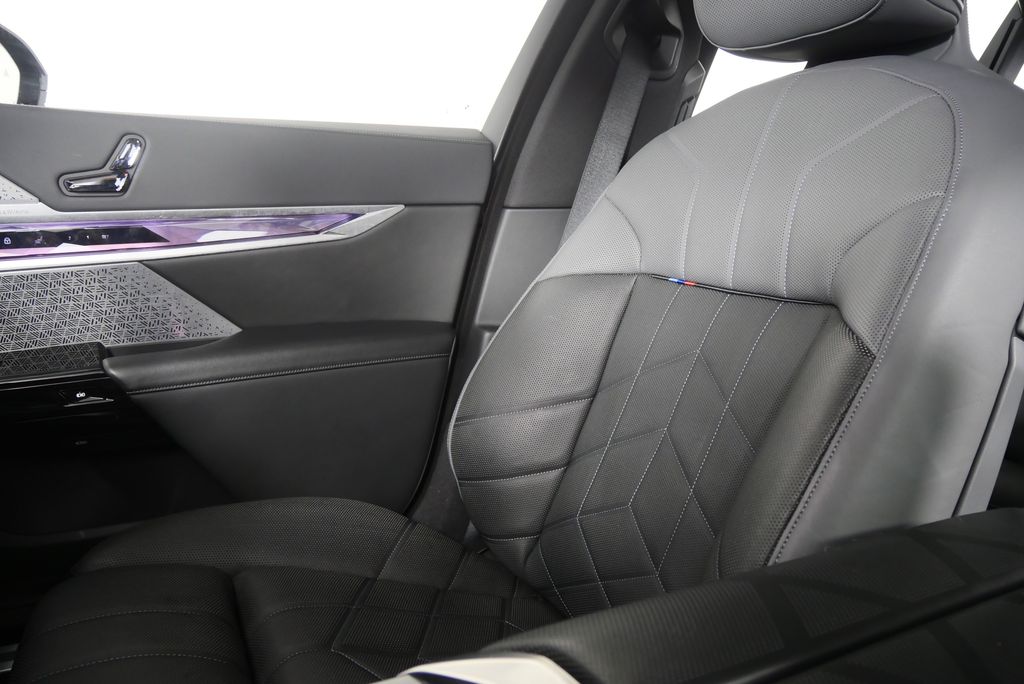 Thumbnail: 2023 BMW 7 Series - 30