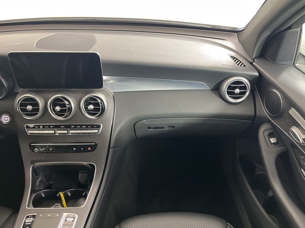 Thumbnail: 2022 Mercedes-Benz GLC - 14