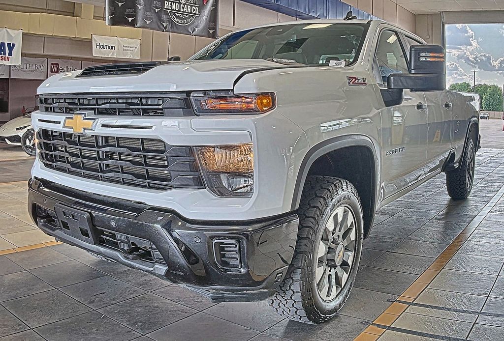 Summit White 2025 Chevrolet Silverado 2500HD Pickup Truck Four-Wheel Drive Automatic
