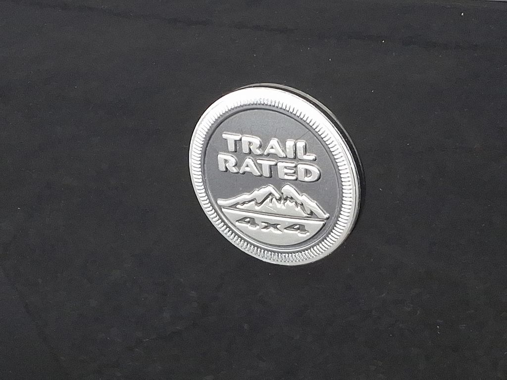 Thumbnail: 2017 Jeep Wrangler - 32