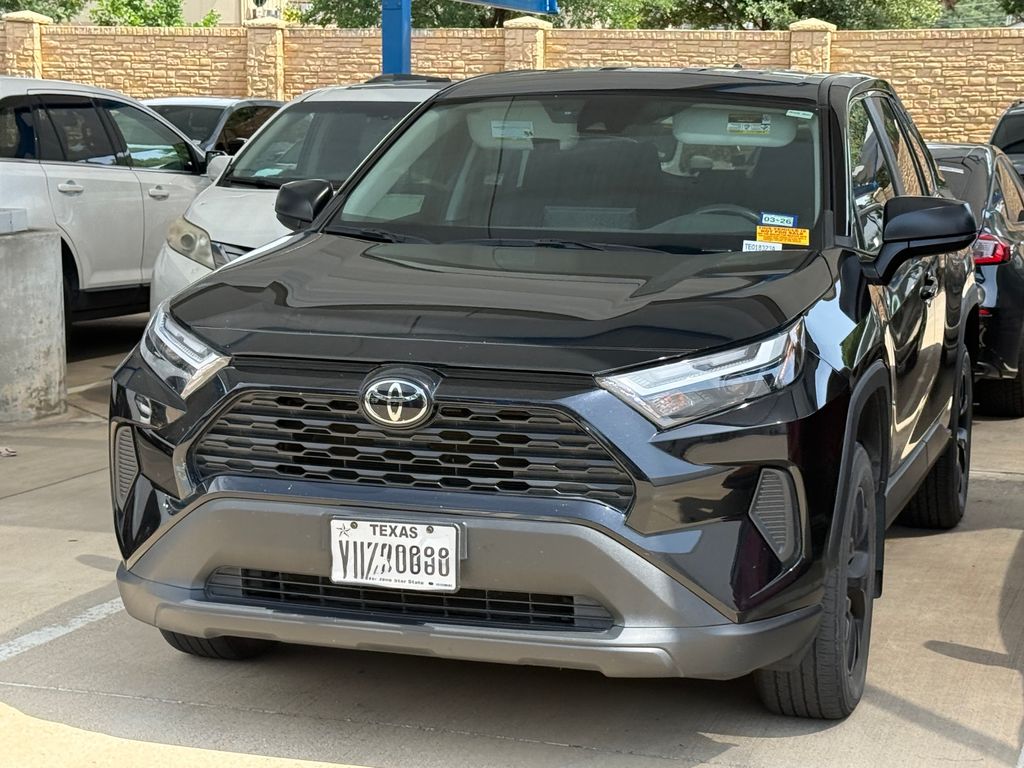2024 Toyota RAV4 LE