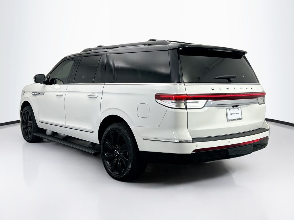 Thumbnail: 2023 Lincoln Navigator L - 3