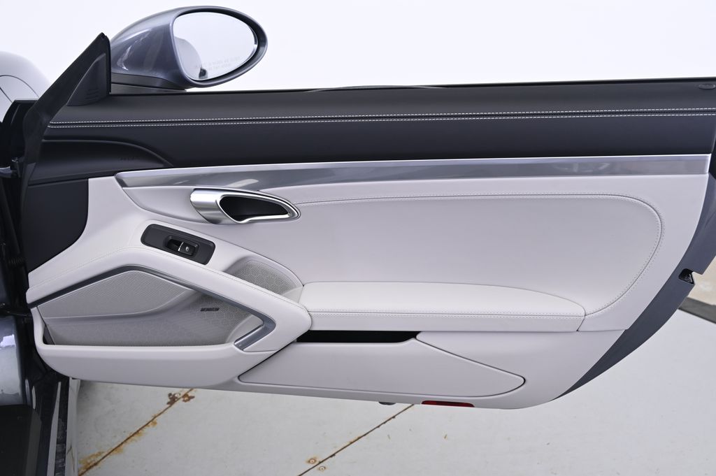 Thumbnail: 2025 Porsche 718 Boxster - 17