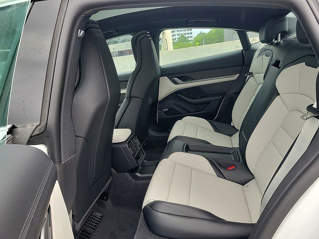 Thumbnail: 2025 Porsche Taycan - 11