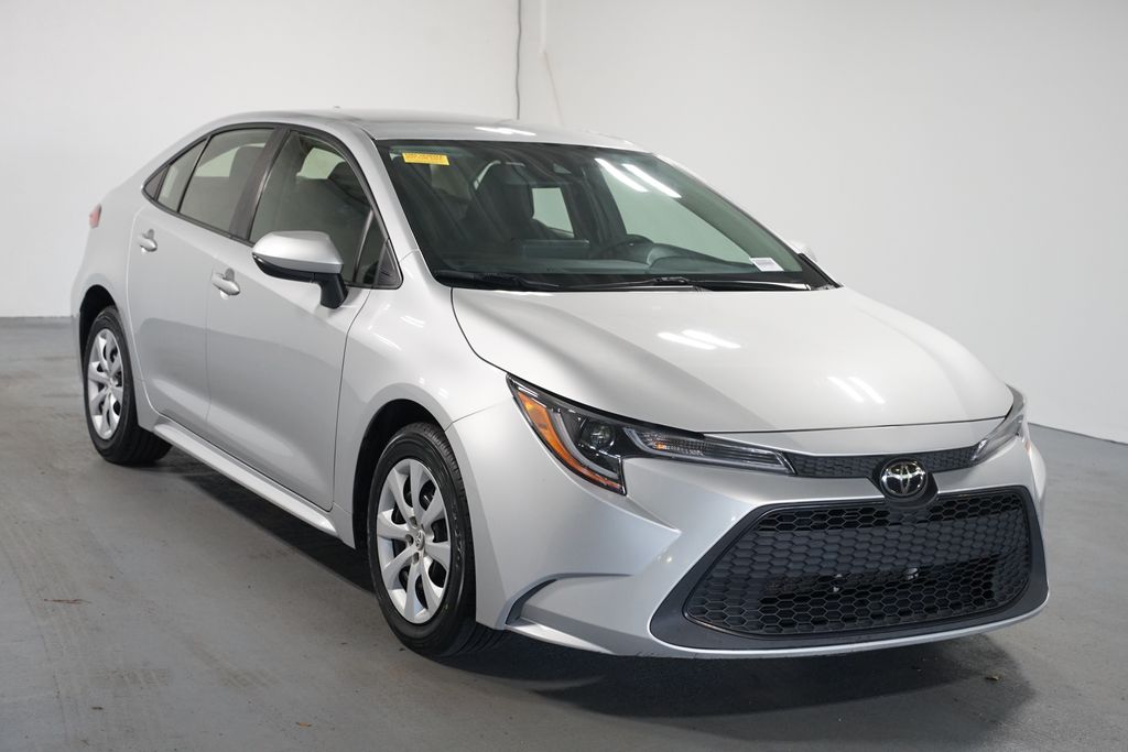 Thumbnail: 2022 Toyota Corolla - 3