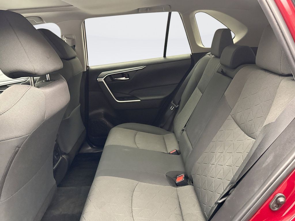 Thumbnail: 2022 Toyota RAV4 - 18