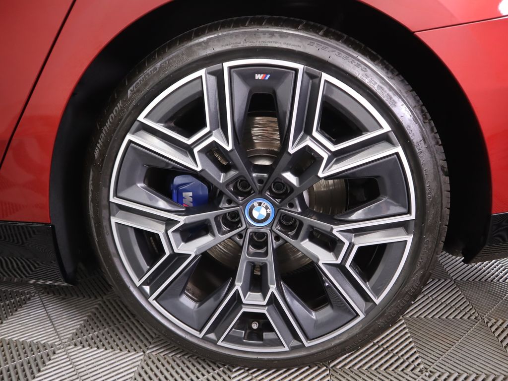 Thumbnail: 2024 BMW i5 - 32