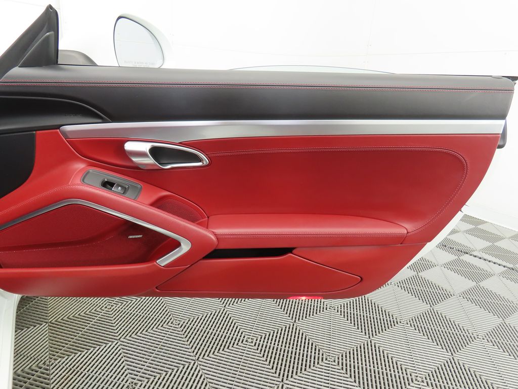 Thumbnail: 2019 Porsche 911 - 24