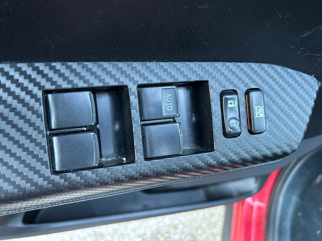 Thumbnail: 2013 Toyota RAV4 - 16