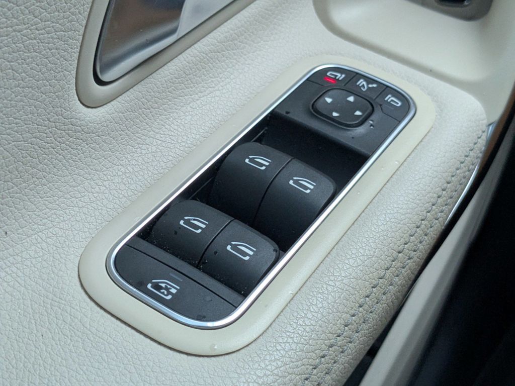 2022 Mercedes-Benz A 220 4MATIC