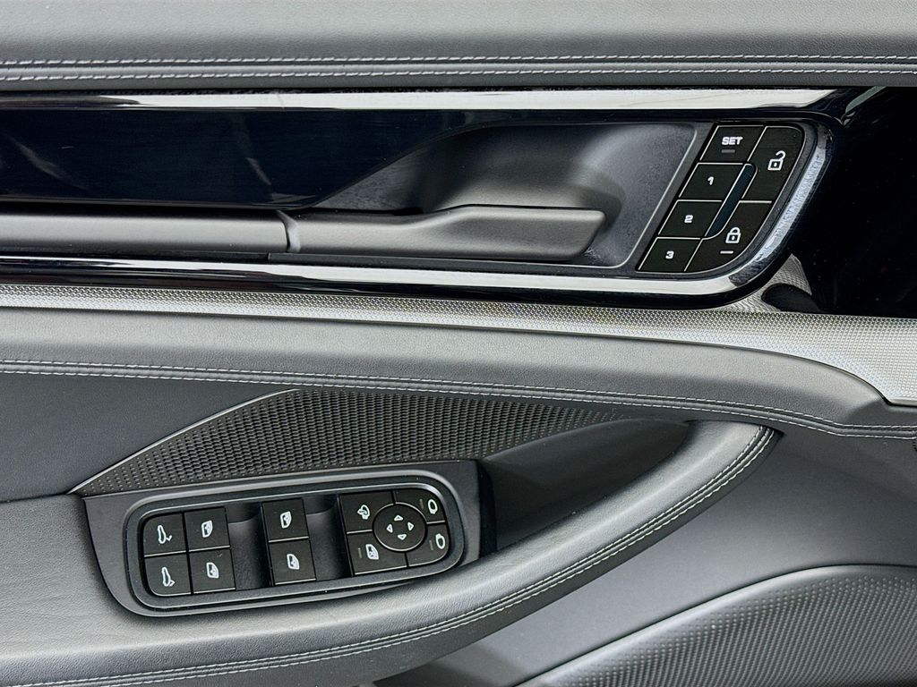 Thumbnail: 2024 Porsche Panamera - 24