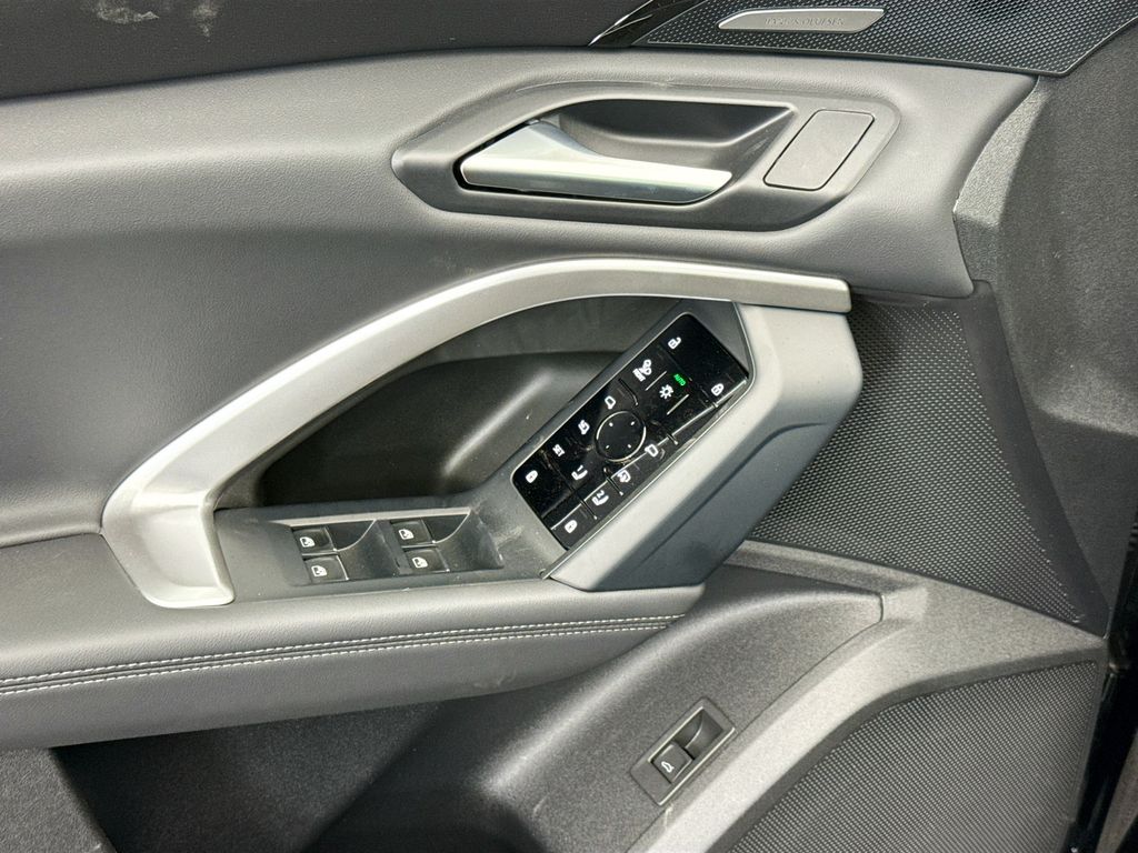 Thumbnail: 2025 Audi Q5 - 23