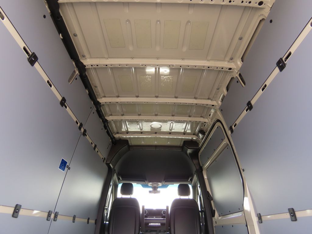 Thumbnail: 2025 Mercedes-Benz Sprinter - 31