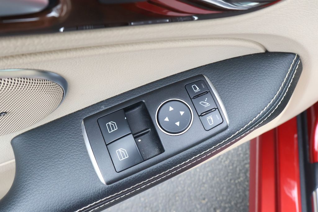 Thumbnail: 2016 Mercedes-Benz SLK - 14