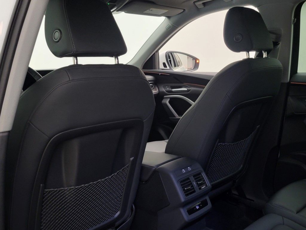 Thumbnail: 2025 Audi Q5 - 25