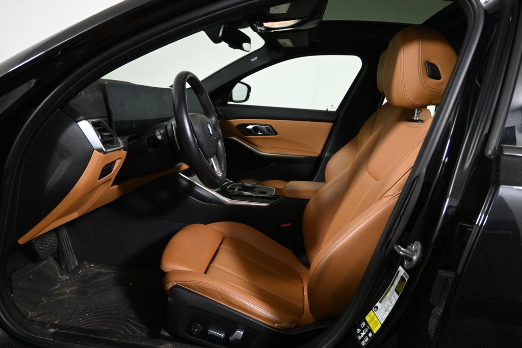 Thumbnail: 2023 BMW 3 Series - 3