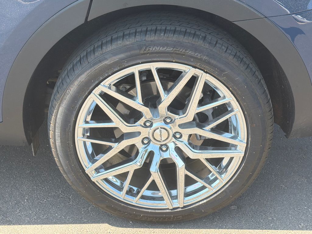 Used 2025 Black Kia S image 19