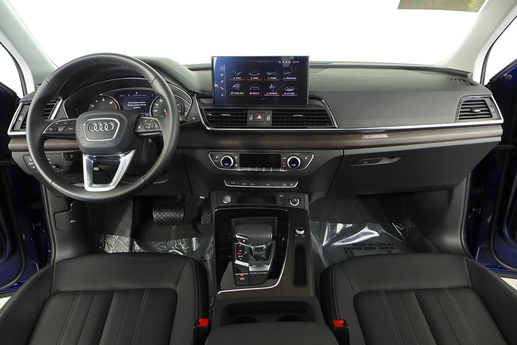 Thumbnail: 2023 Audi Q5 - 25