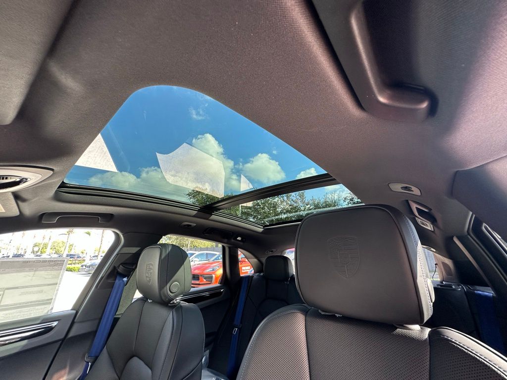 Thumbnail: 2026 Porsche Macan - 24