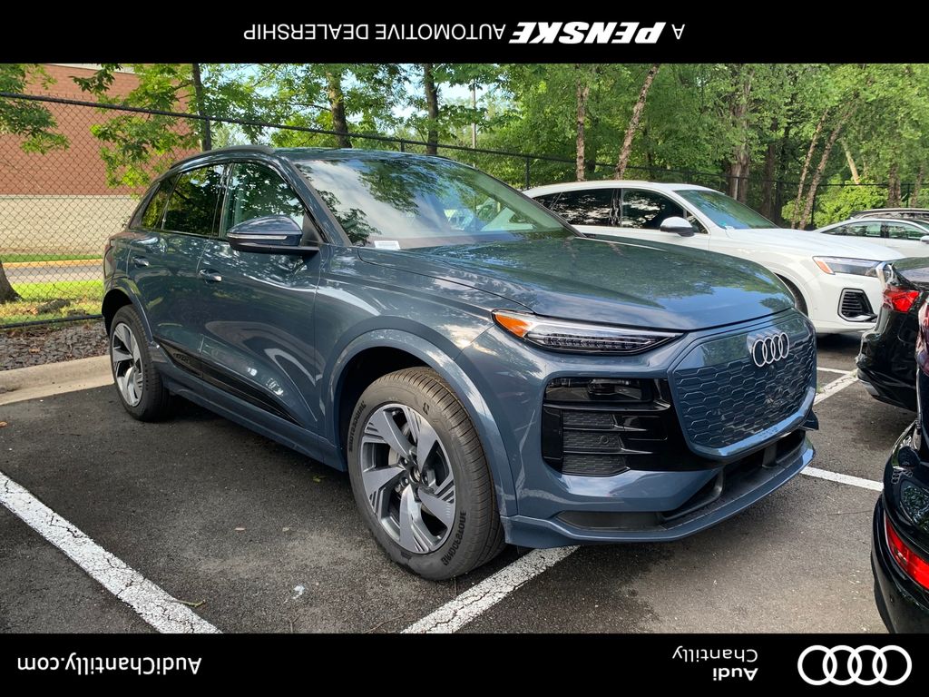 Thumbnail: 2025 Audi Q6 e-tron - 1
