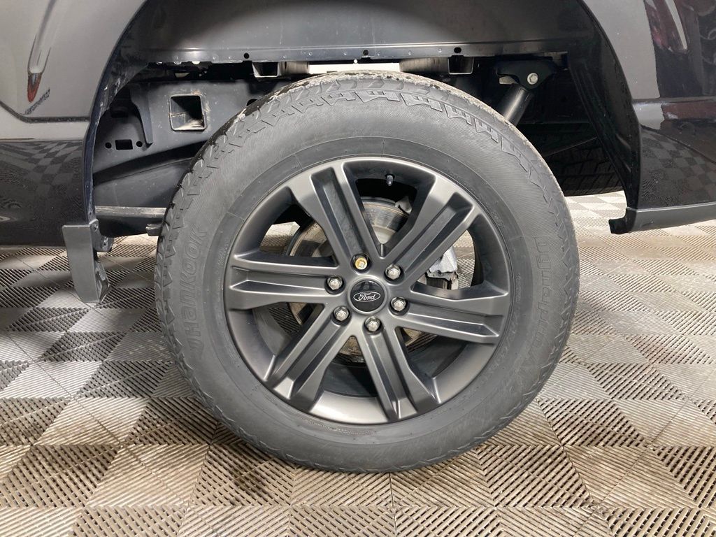 Used 2022 Black Ford XLT image 24