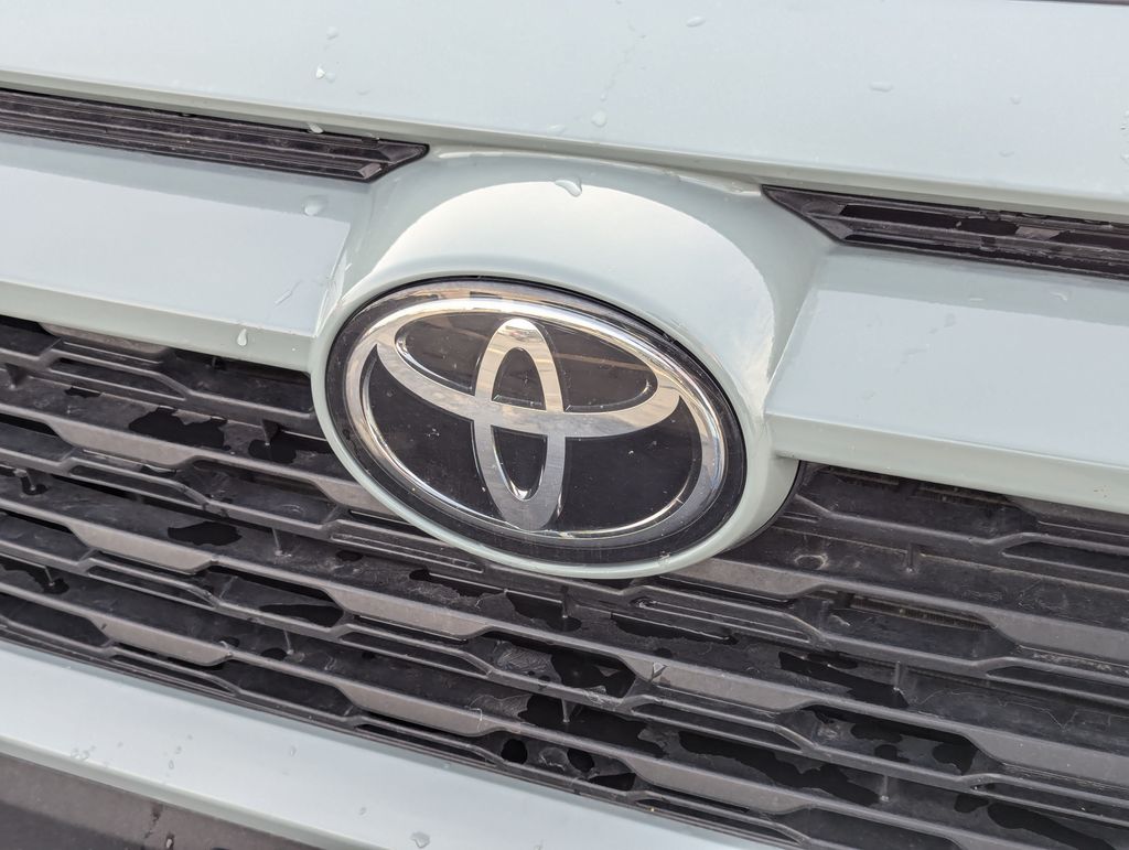 2022 Toyota RAV4 XLE 11