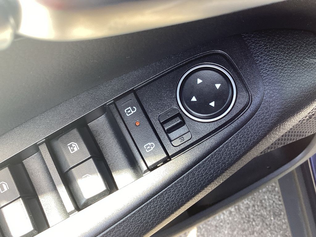 Used 2025 Kia Seltos SUV