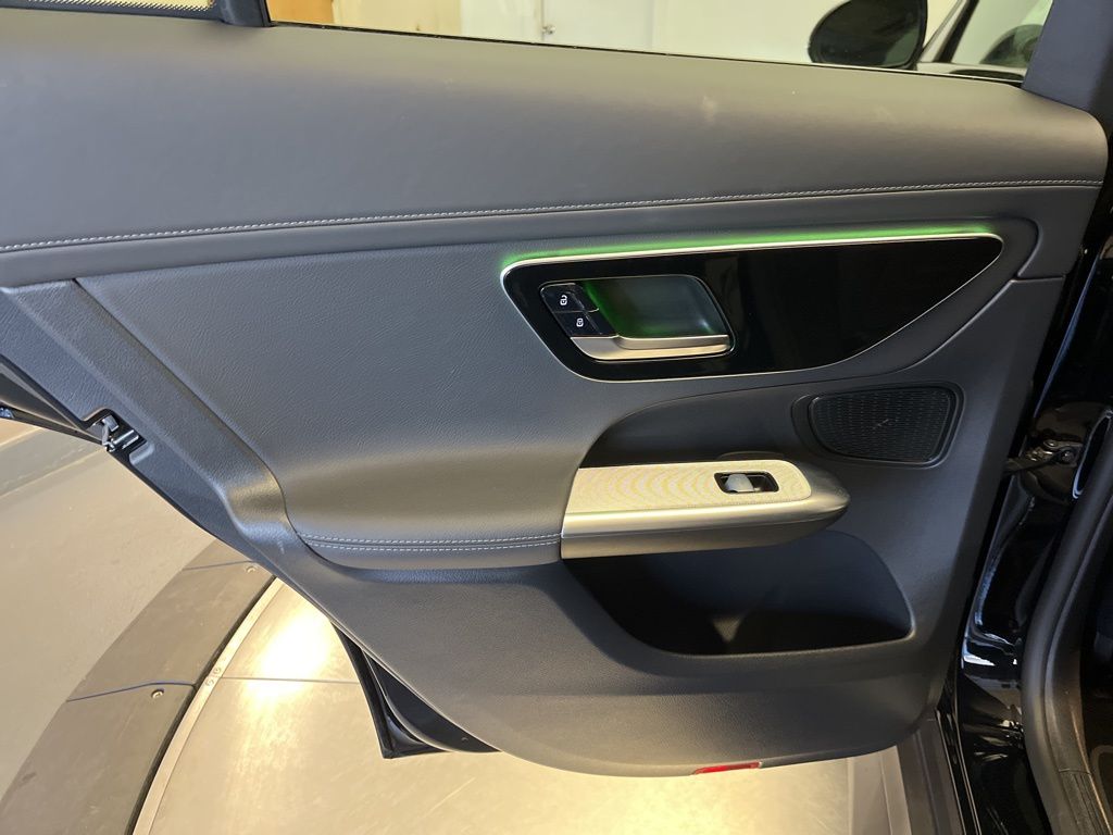 Thumbnail: 2025 Mercedes-Benz GLC - 21