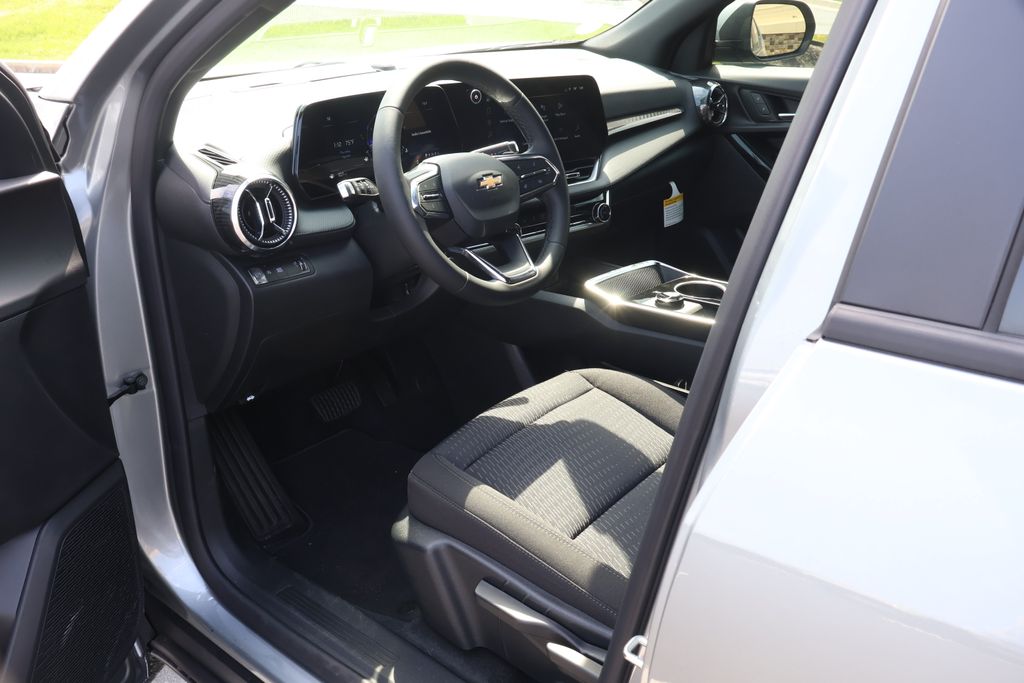 Thumbnail: 2026 Chevrolet Equinox - 13