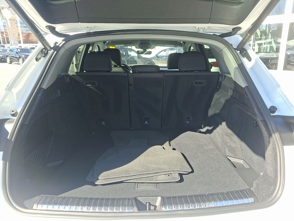 Thumbnail: 2025 Audi Q5 - 28