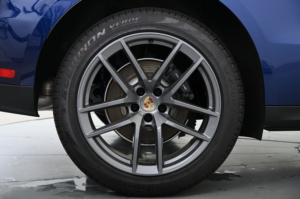 Thumbnail: 2025 Porsche Macan - 17