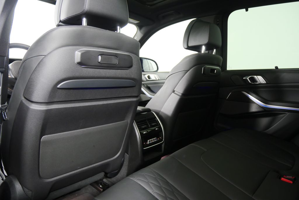2024 BMW X5 M60i 17