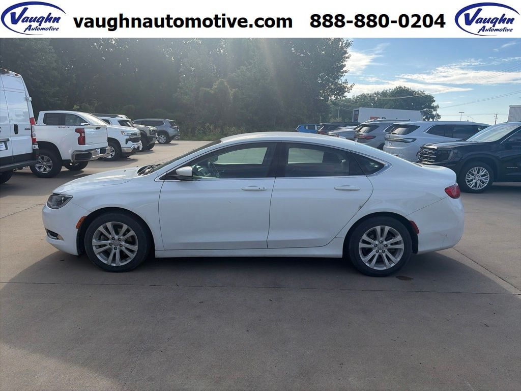 Bright White Clearcoat 2015 Chrysler 200 Sedan Front-Wheel Drive 9-Speed Automatic