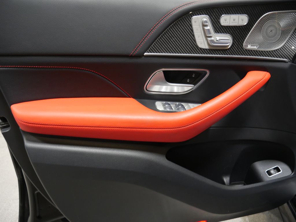 Thumbnail: 2025 Mercedes-Benz GLE - 16