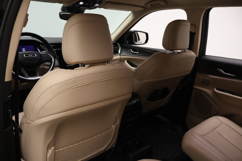 Thumbnail: 2021 Jeep Grand Cherokee L - 20