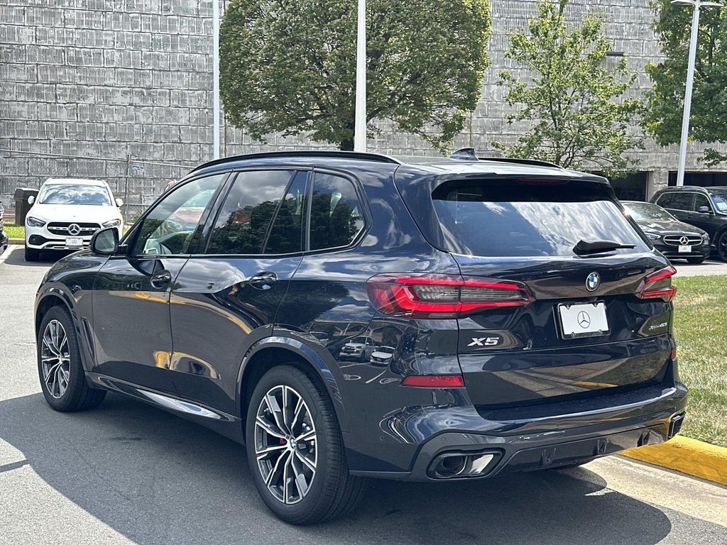 Thumbnail: 2022 BMW X5 - 12