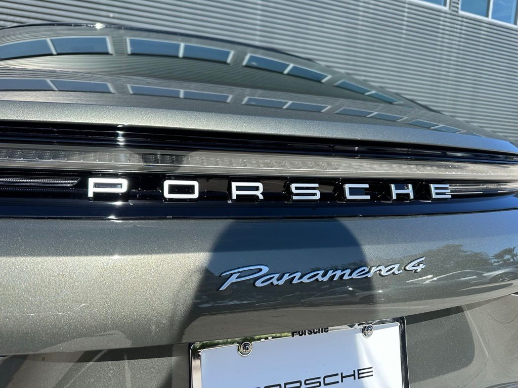 Thumbnail: 2026 Porsche Panamera - 14