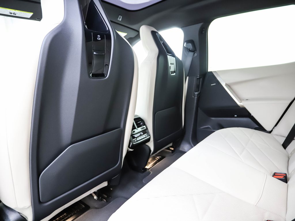 Thumbnail: 2026 BMW iX - 21