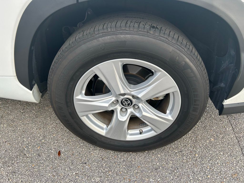 Thumbnail: 2024 Toyota Highlander - 9